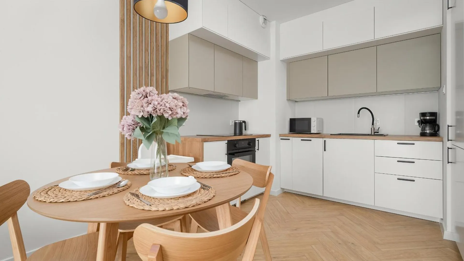 Stylowy Apartament W Odcieniach Bezu Balkon & Parking By Noclegi Renters Вроцлав Апартаменты