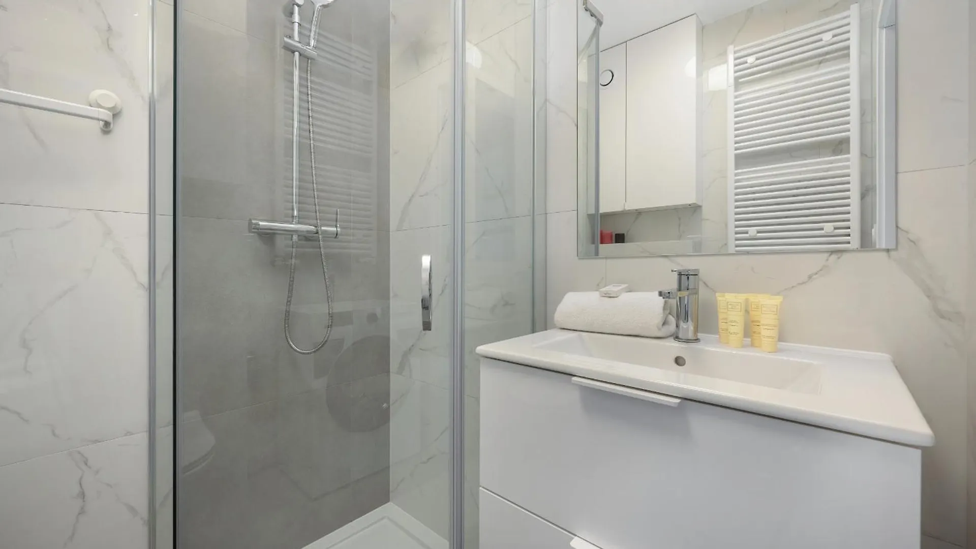 Stylowy Apartament W Odcieniach Bezu Balkon & Parking By Noclegi Renters Вроцлав